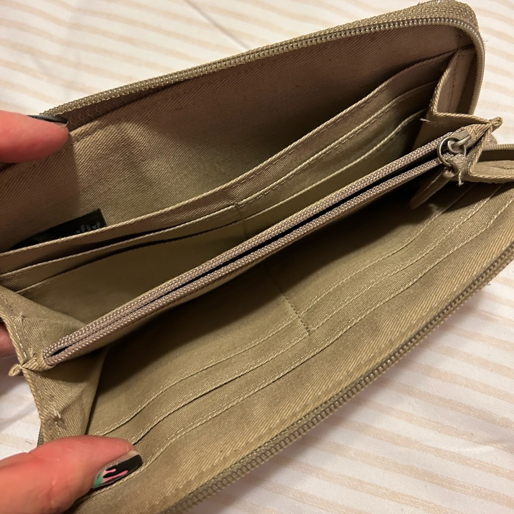 Fossil Wallet - Picture 5 of 6